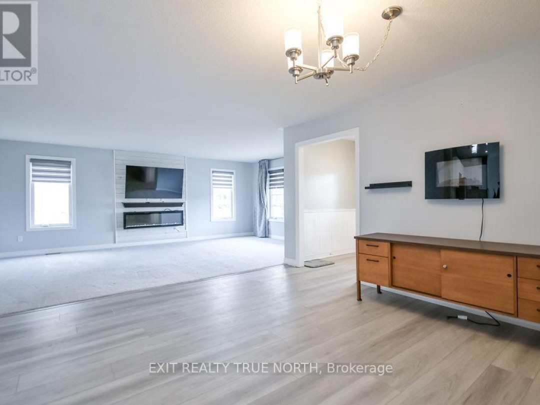 8 SINCLAIR CRESCENT, Ramara (Atherley)