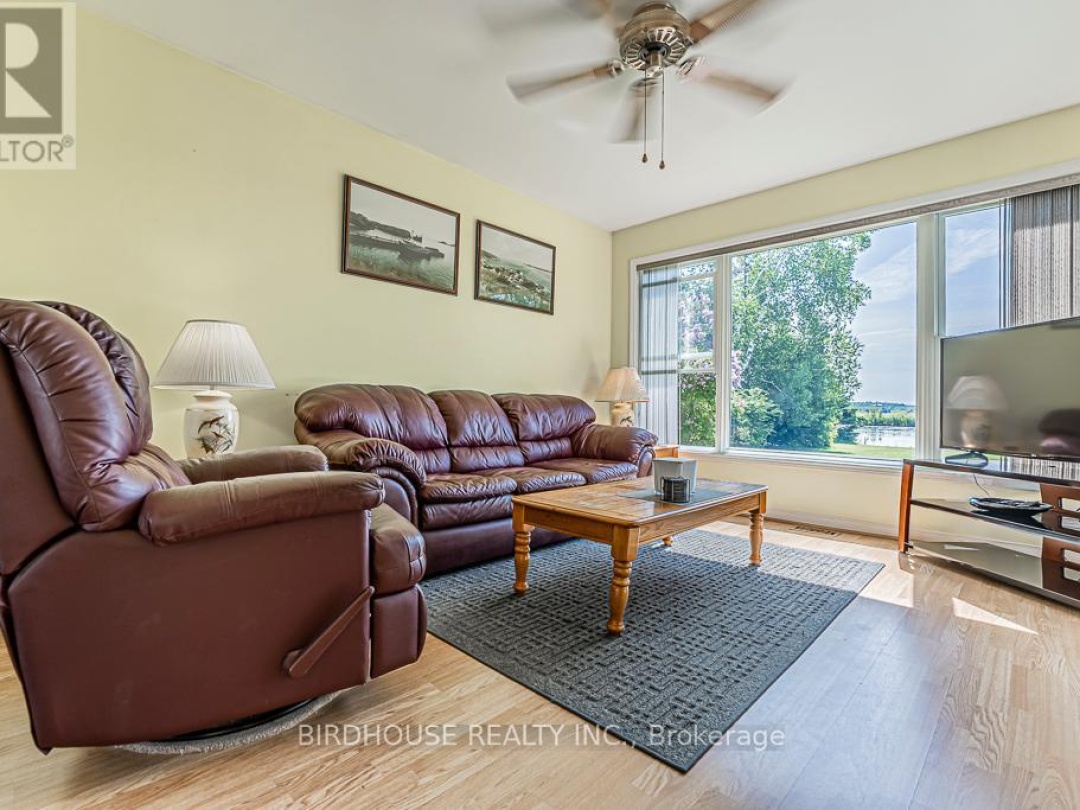 132 FENELON DRIVE, Sturgeon Lake