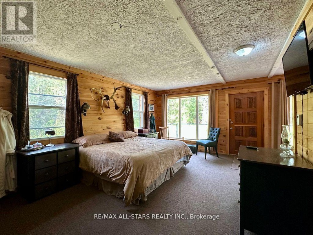 380 LEDGE ROAD, Trent Lakes