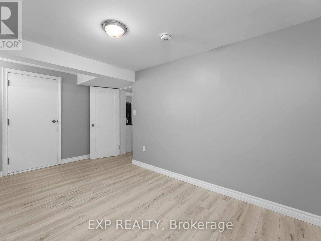143 WESTMOUNT DRIVE N, 
