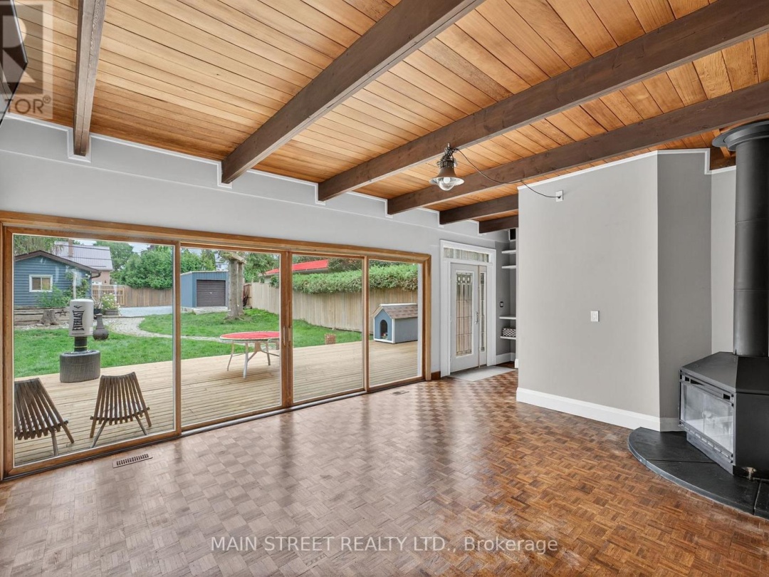 142 CEDAR BEACH ROAD, Lake Simcoe