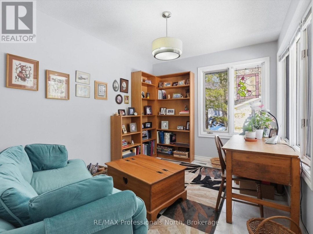 31 THE GRANITE BLUFF, Bracebridge (Macaulay)