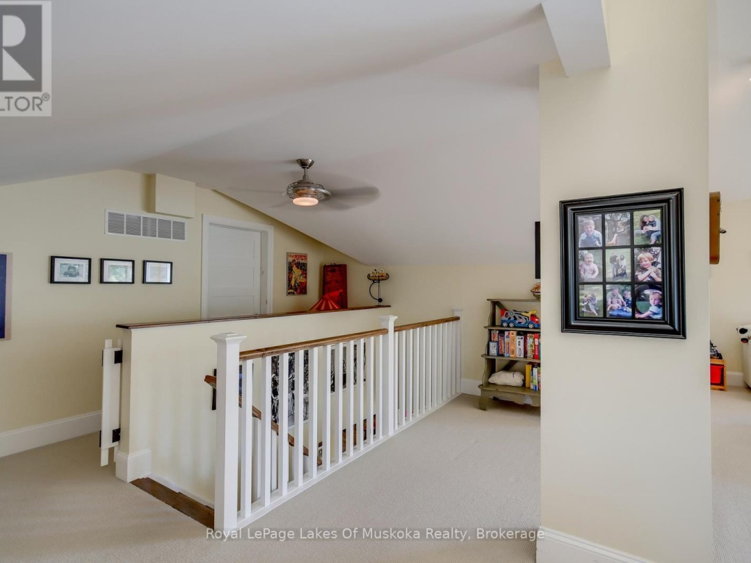 230 ECCLESTONE DRIVE, Bracebridge (Macaulay)