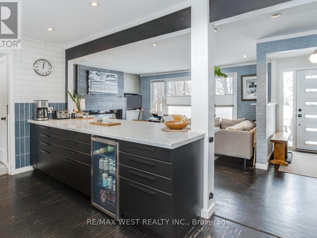 169 BAYVIEW AVENUE E, Tay