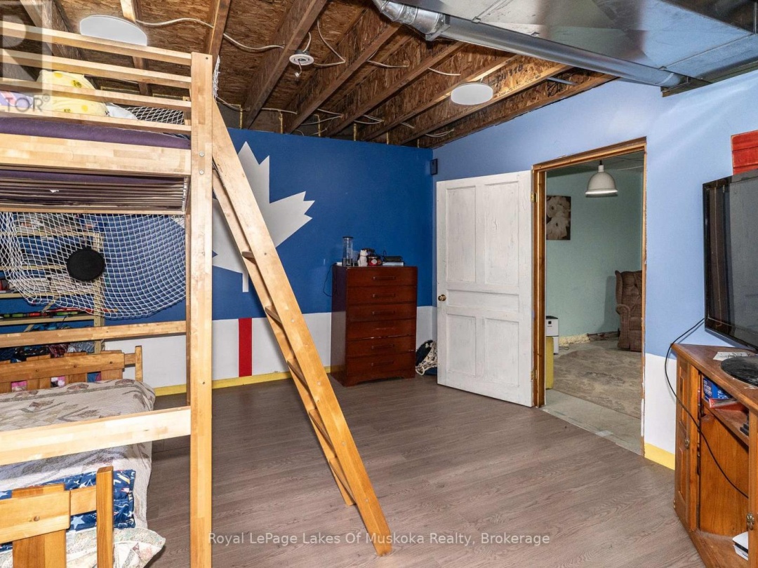 1185 MIRIAM DRIVE, Bracebridge (Oakley)