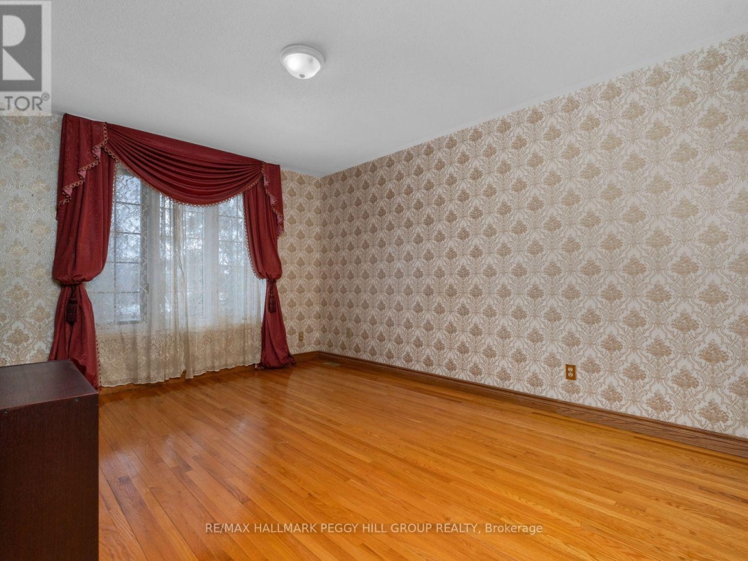 395 COLLINS DRIVE, Lake Simcoe