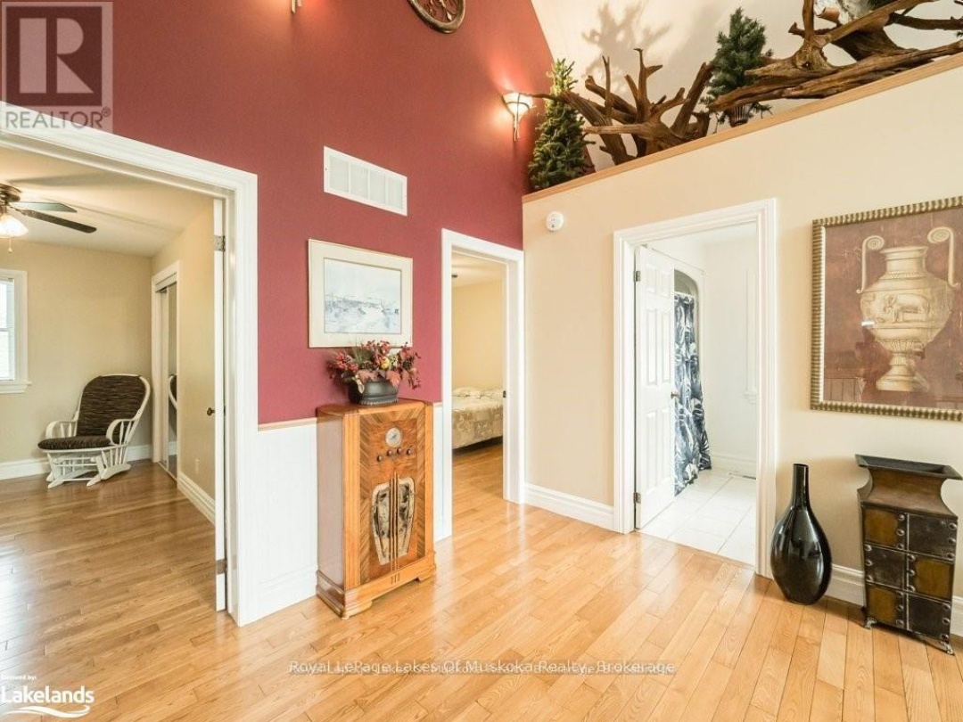 2411 HWY. 118 E. HIGHWAY, Bracebridge (Draper)