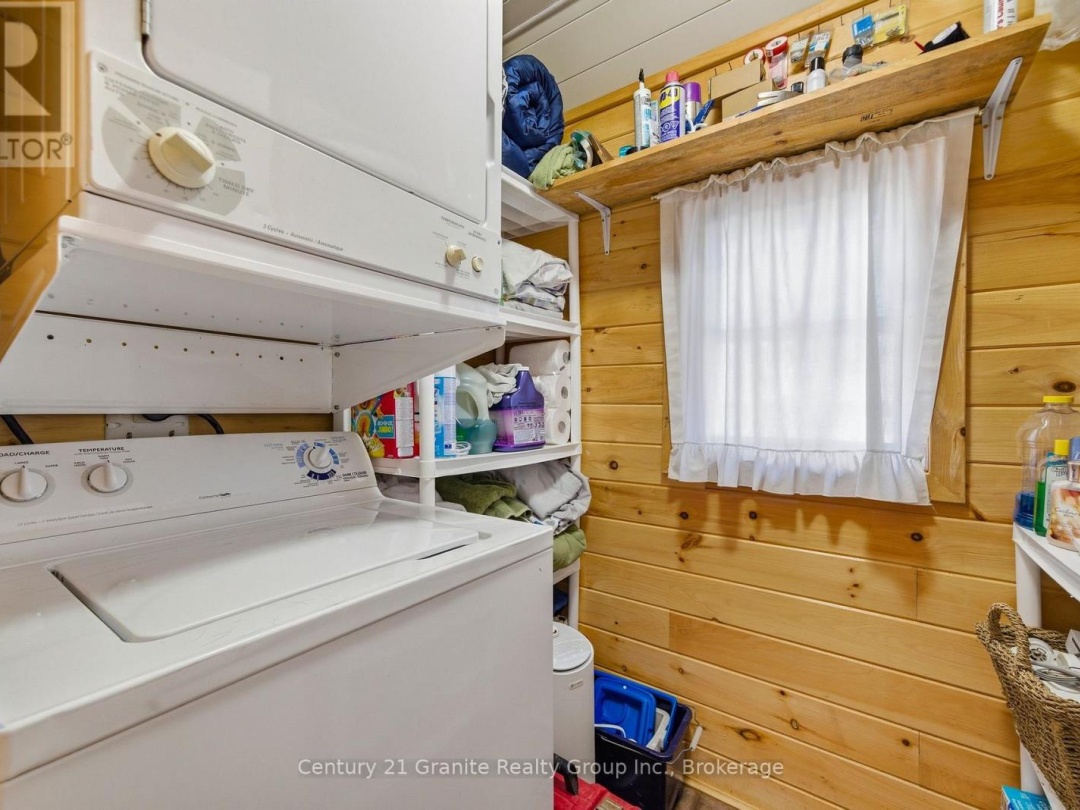 1035 HARVEST MOON LANE, Halls Lake
