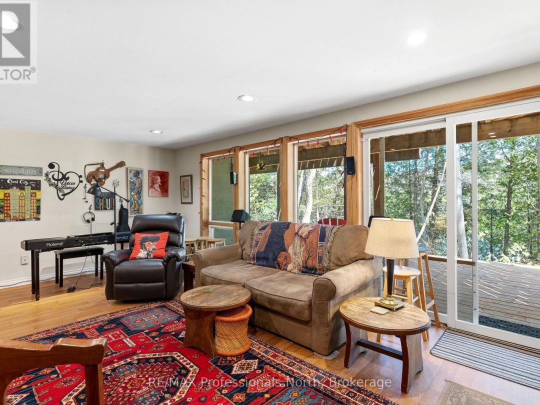 1048 ELK DRIVE, Glen Lake