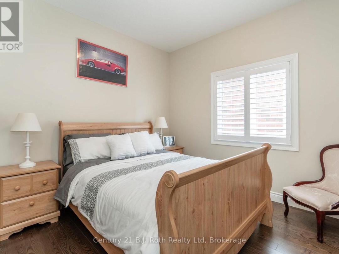 4 CHARLIE RAWSON BOULEVARD, Tay (Victoria Harbour)