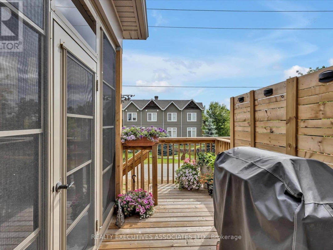36 - 17 LAKEWOOD CRESCENT, 