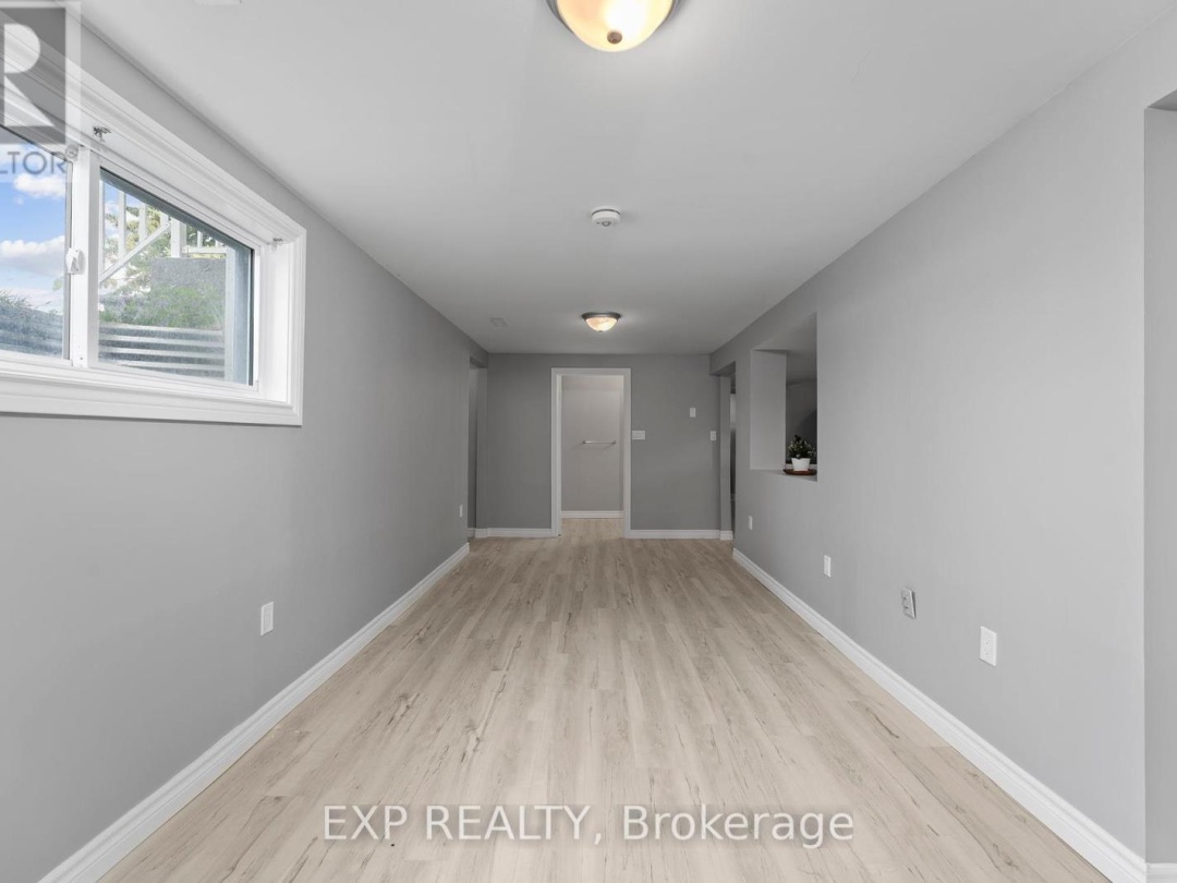 143 WESTMOUNT DRIVE N, 