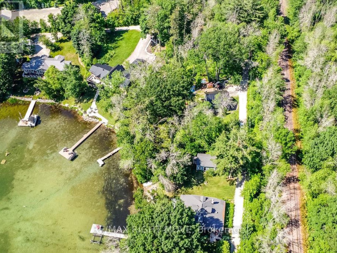 6896 PENTLAND LANE, 