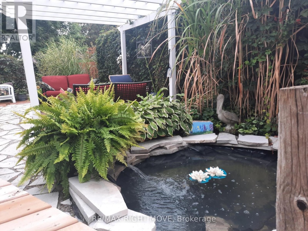 33 COLDWATER ROAD W, Orillia