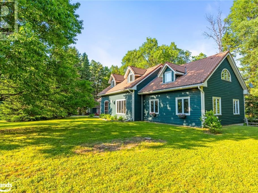 43 Hiawatha Drive, Muskoka River