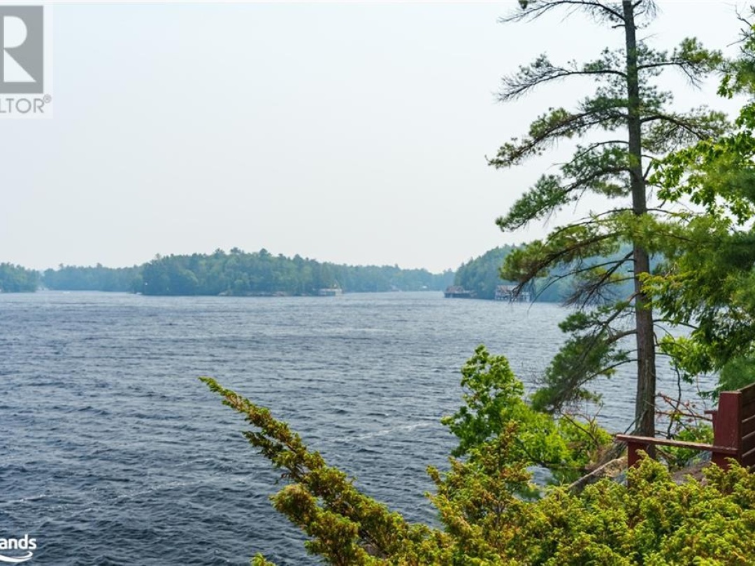 1 Bass Island, Lake Muskoka