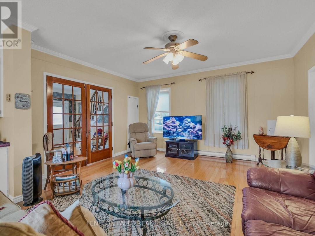 12 NORTH STREET, Kawartha Lakes (Fenelon Falls)