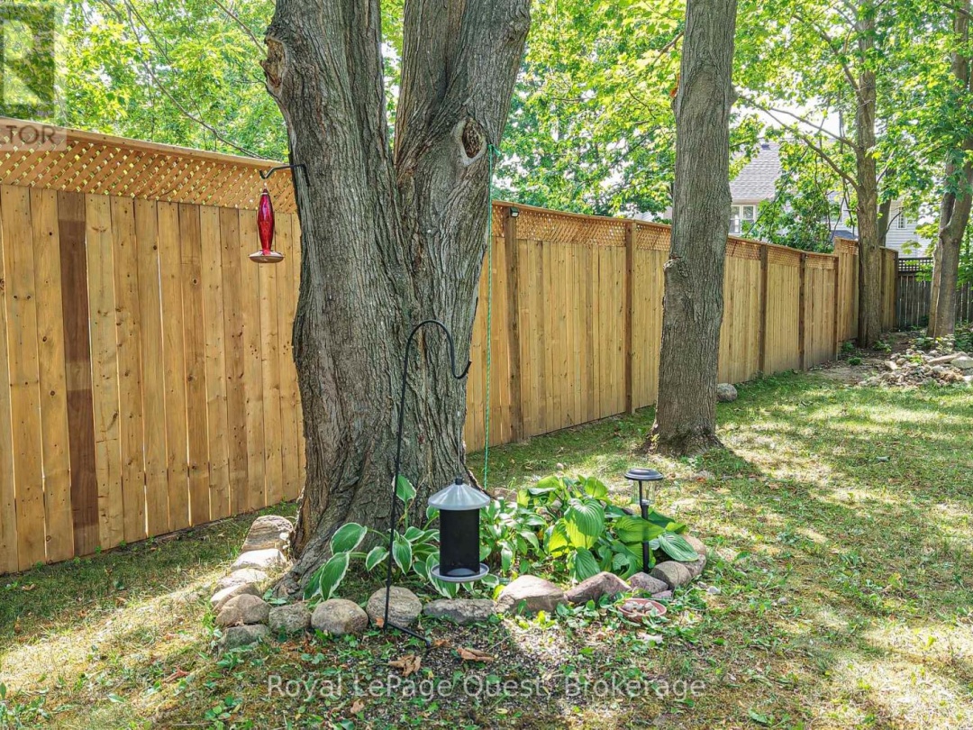 401 MISSISSAGA STREET W, 
