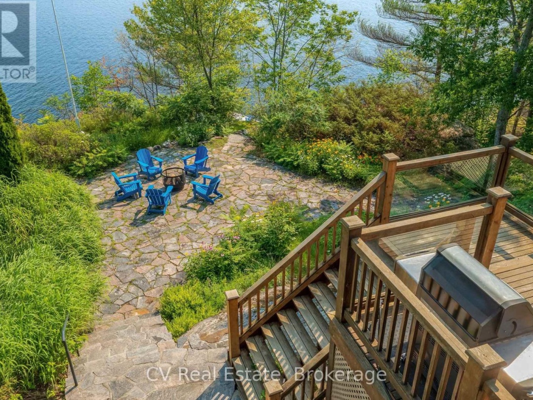 1016 LAWLAND HEIGHTS ROAD, Lake Muskoka