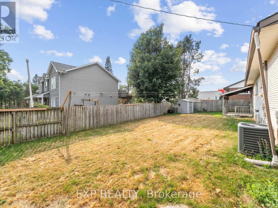 143 WESTMOUNT DRIVE N, 