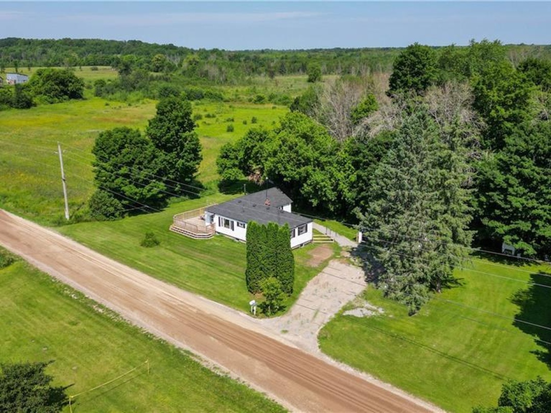 345 North Mountain Road, Kawartha Lakes