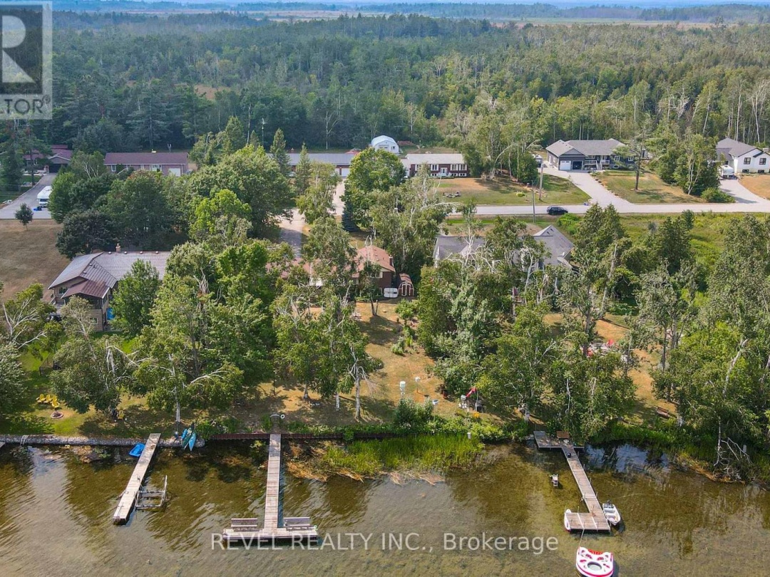 126 PINEWOOD BOULEVARD, Canal Lake