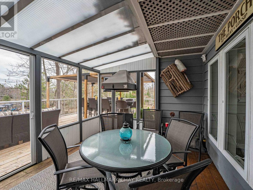 3285 ROCKCLIFFE COURT, Gloucester Pool