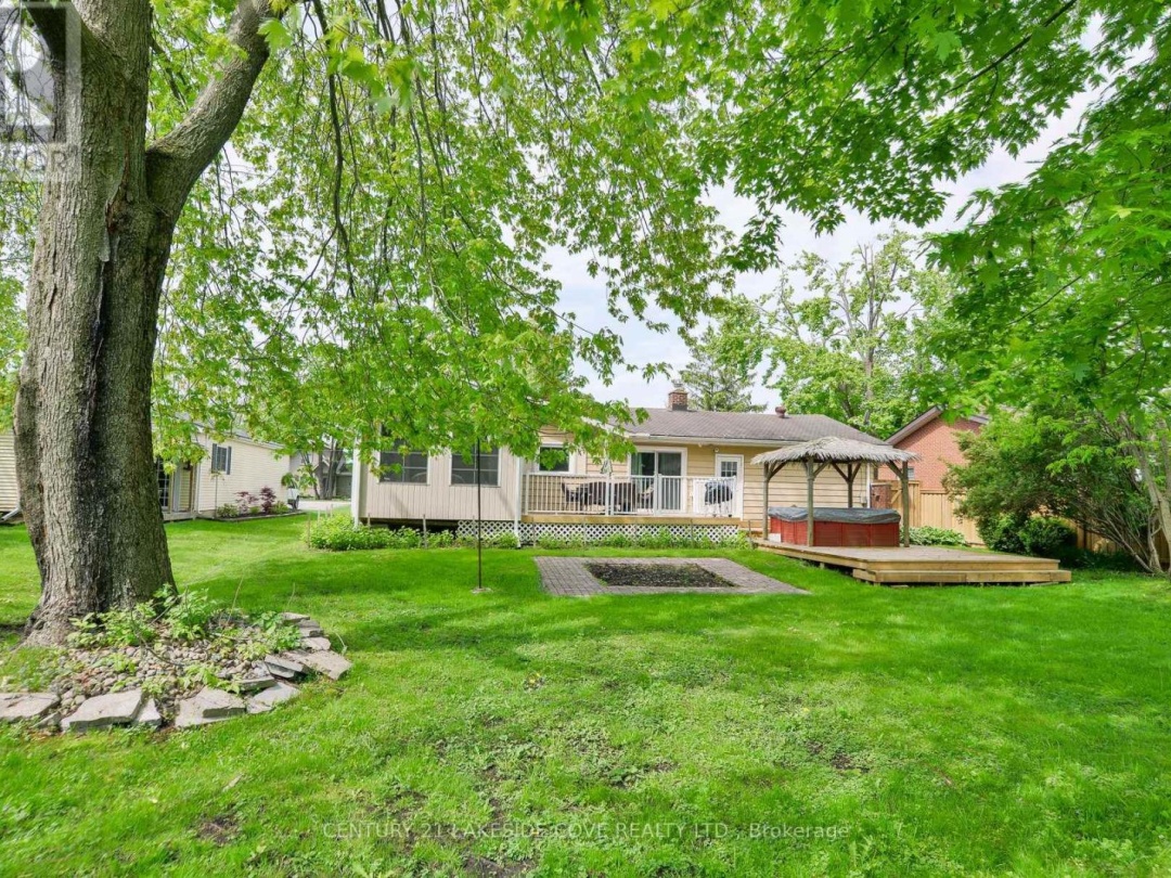 9 PINETREE COURT, 
