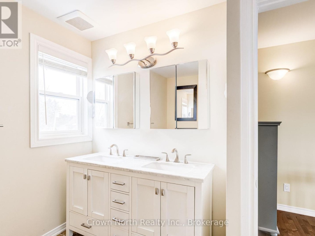 39 TURTLE PATH, Lake Simcoe