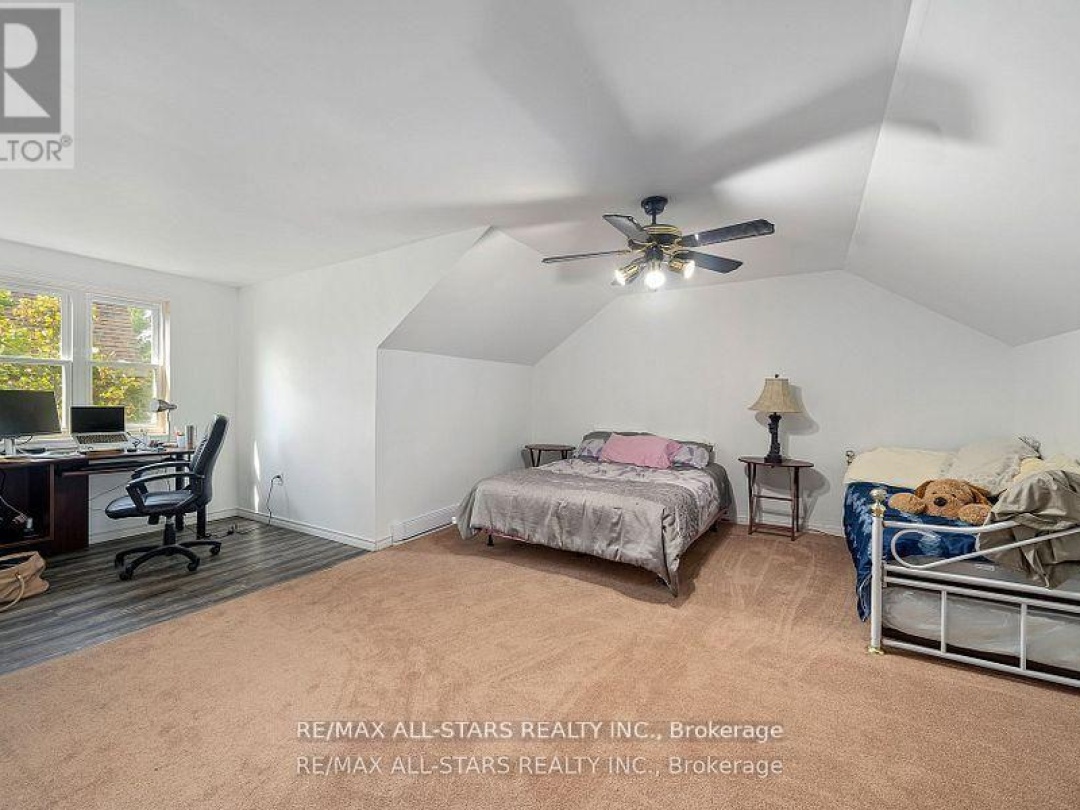 61 FRANCIS STREET E, Kawartha Lakes (Fenelon Falls)