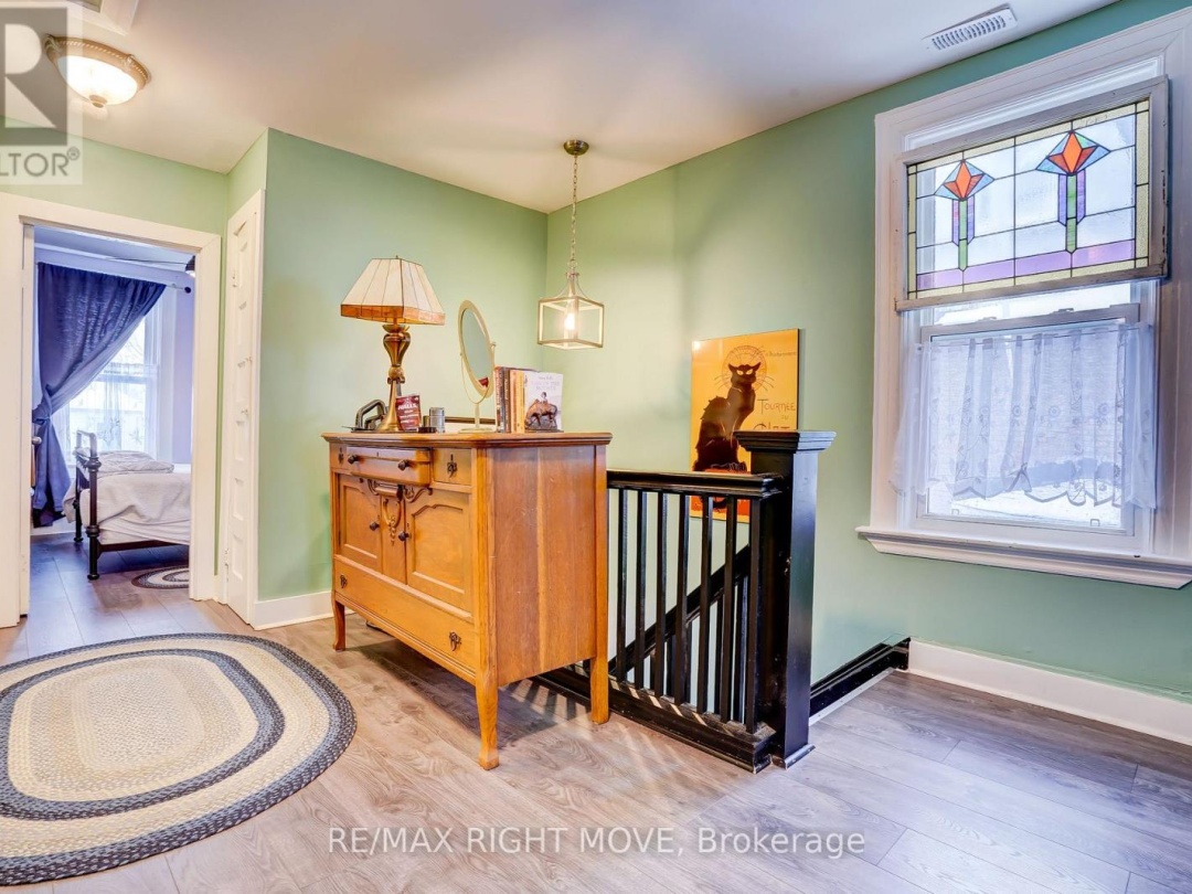 110 MARY STREET, Orillia