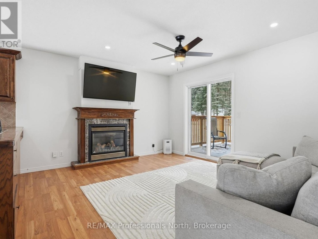 1036 POST ROAD, Bracebridge (Macaulay)