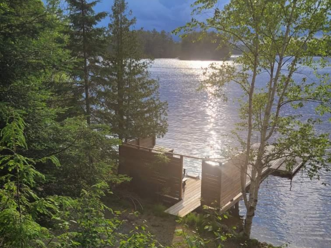 1129 LAKESHORE ROAD, Gooderham Lake