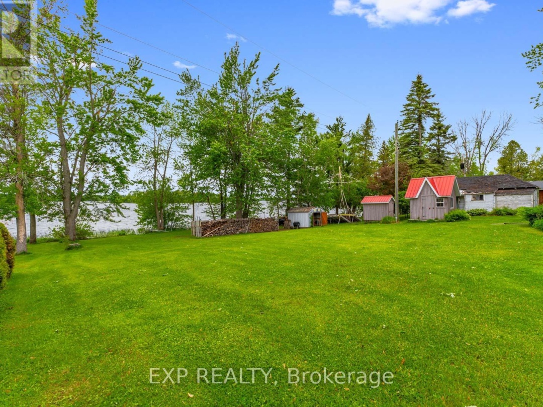 201 AVERY POINT ROAD, Dalrymple Lake