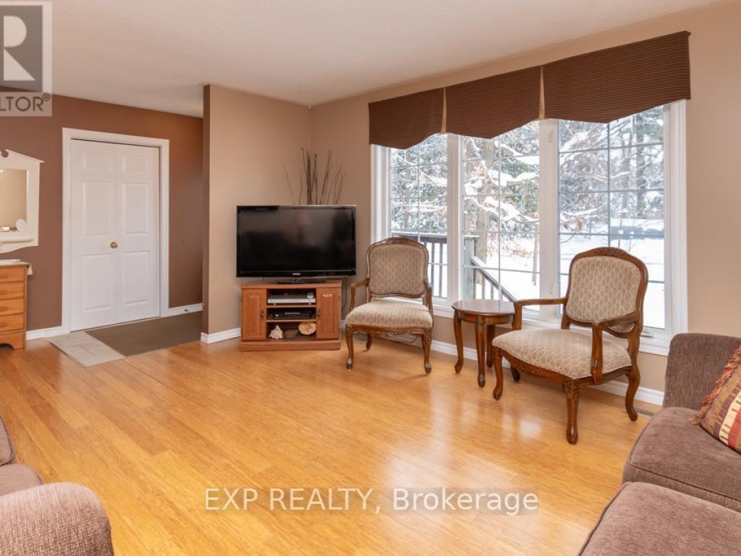 56 BECKETTS SIDE ROAD N, 