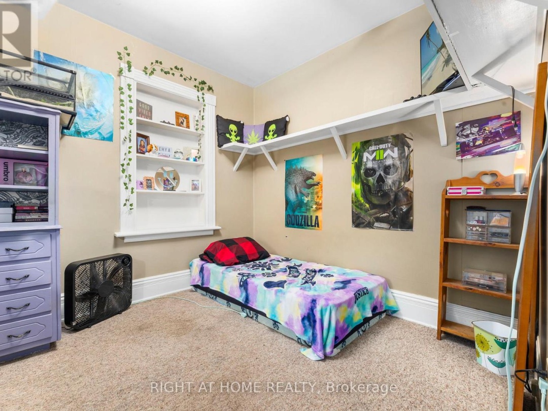 105 GIBSON STREET, Parry Sound