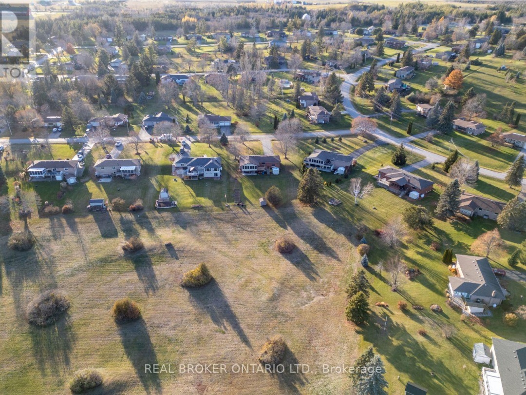 307 THE CAPTAIN'S CORNER, 