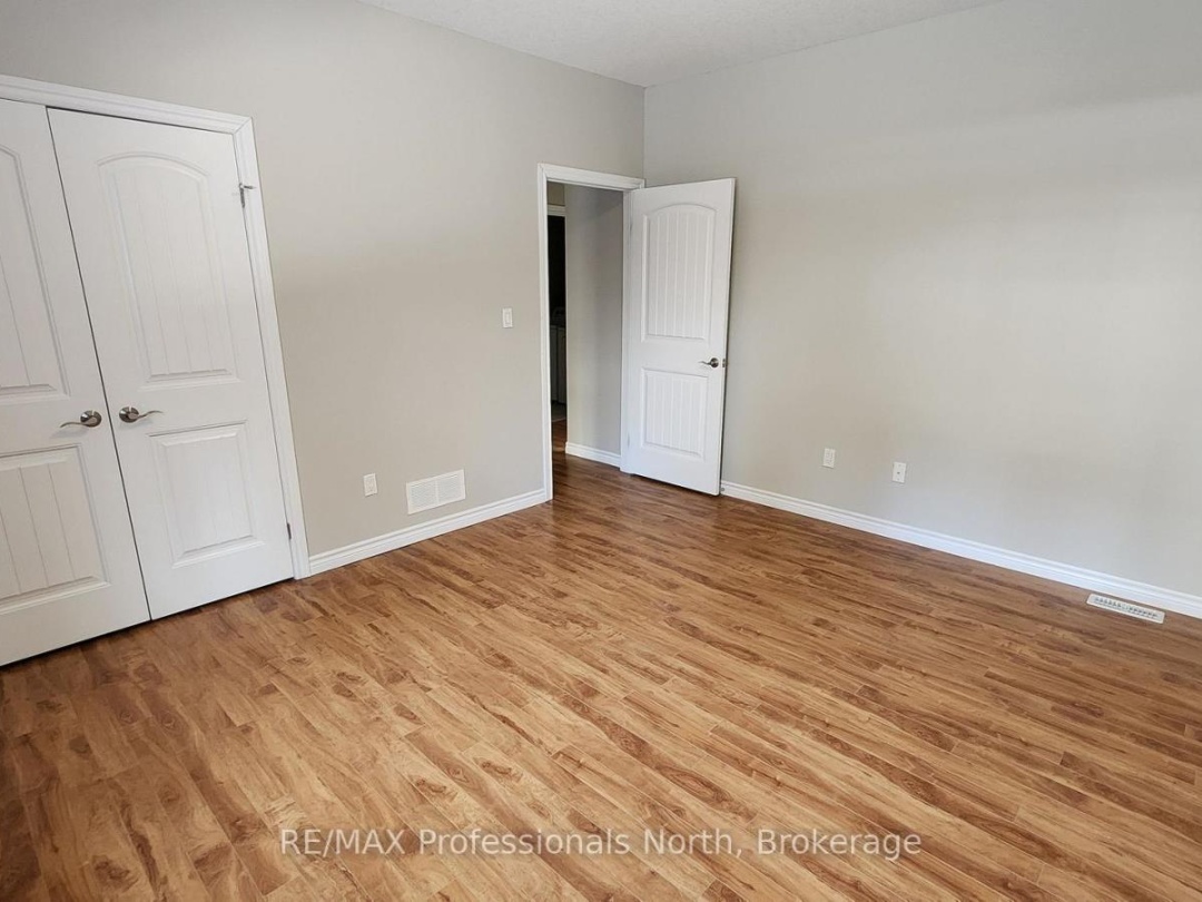 19 DUNCAN STREET E, Huntsville (Chaffey)