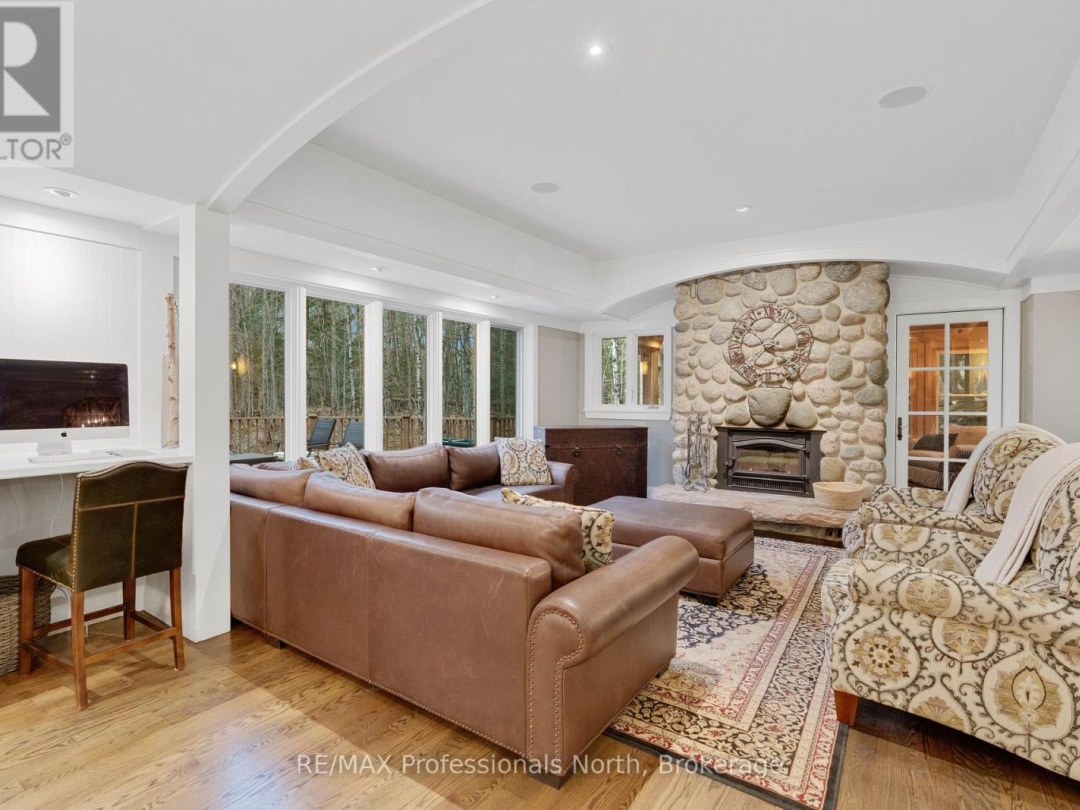 1656 MUSKOKA BEACH ROAD, Bracebridge (Muskoka (N))