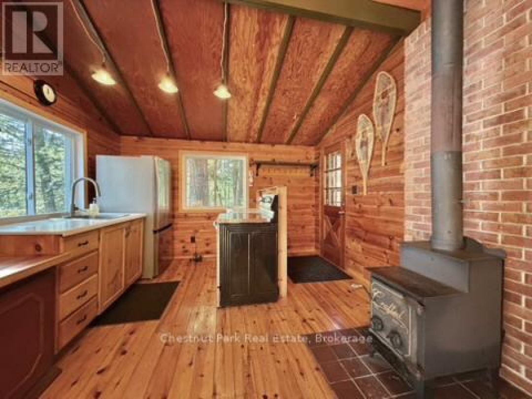 1062 ELMHURST LANE, Kennisis Lake