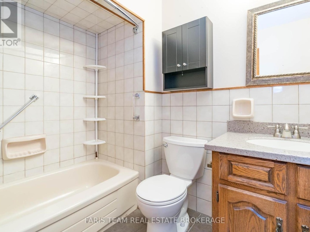 2 BAYSIDE AVENUE, 