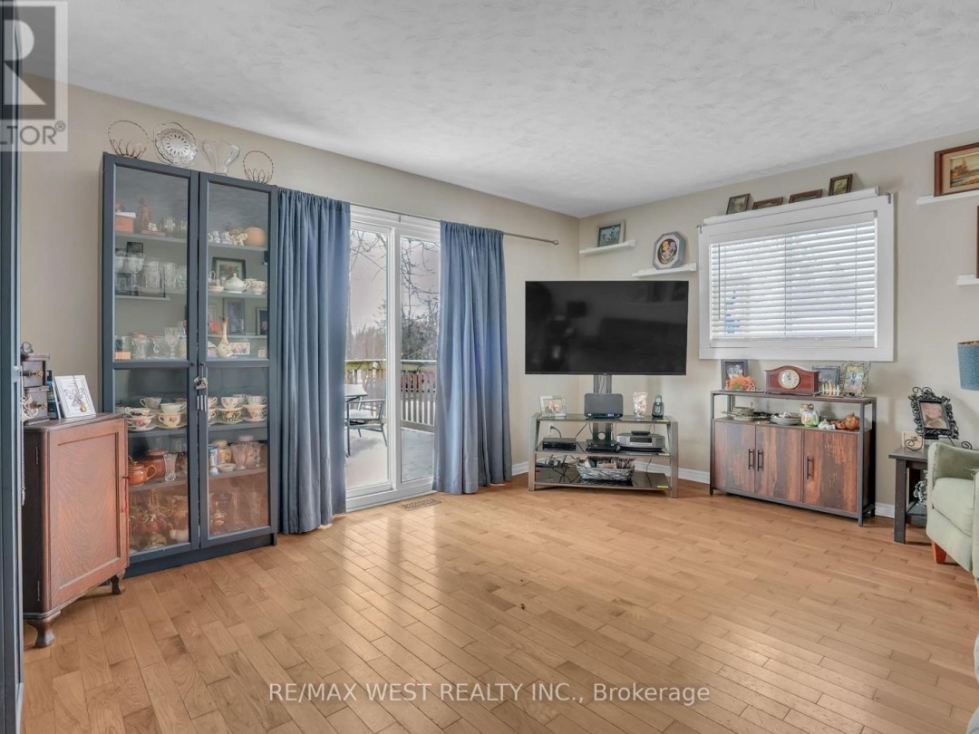 408 COUCHICHING POINT ROAD, 