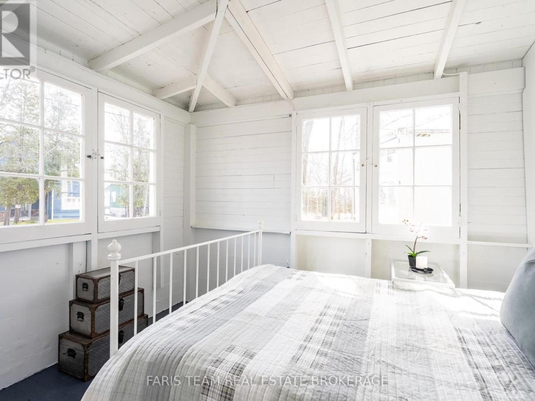 365 ROBINS POINT ROAD, 