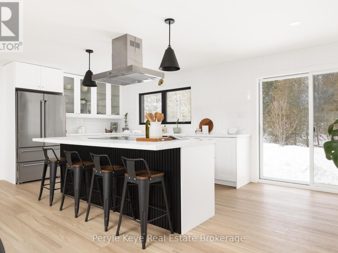 1290 CEDAR LANE, Bracebridge (Macaulay)