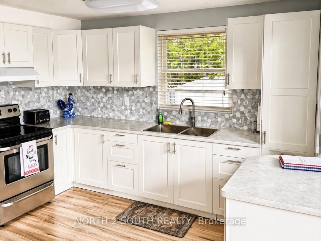 123 FELLS POINT ROAD, Cameron Lake