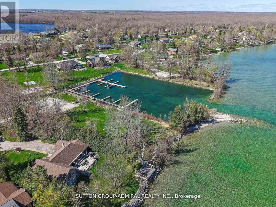 182 BAYSHORE DRIVE, Barnstable Bay