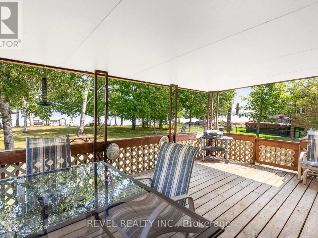 126 PINEWOOD BOULEVARD, Canal Lake