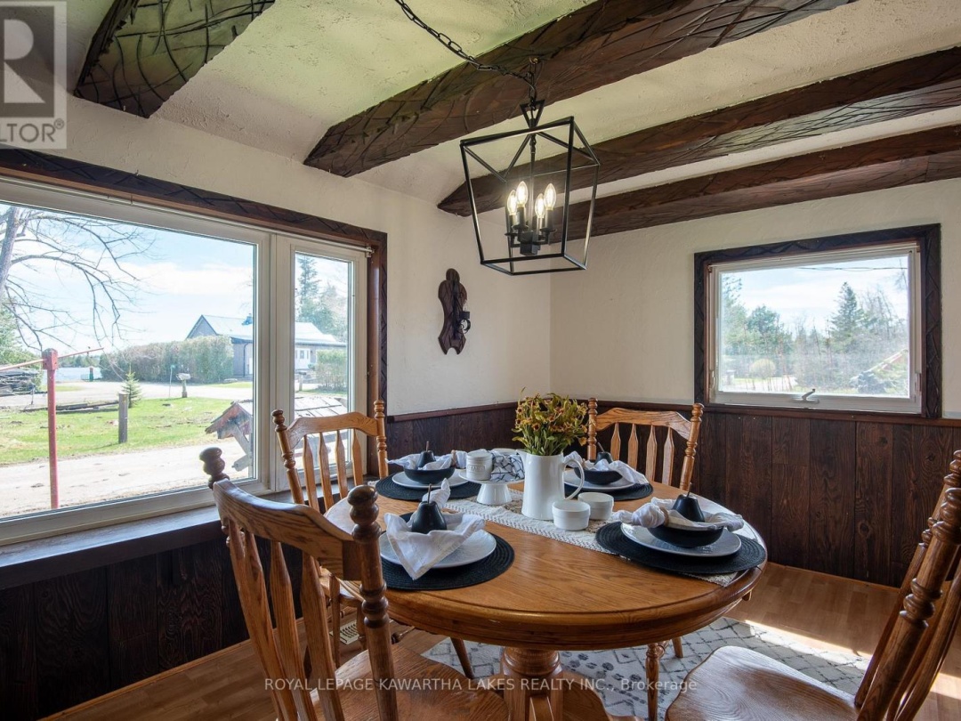 85 THOMAS DRIVE, Sturgeon Lake