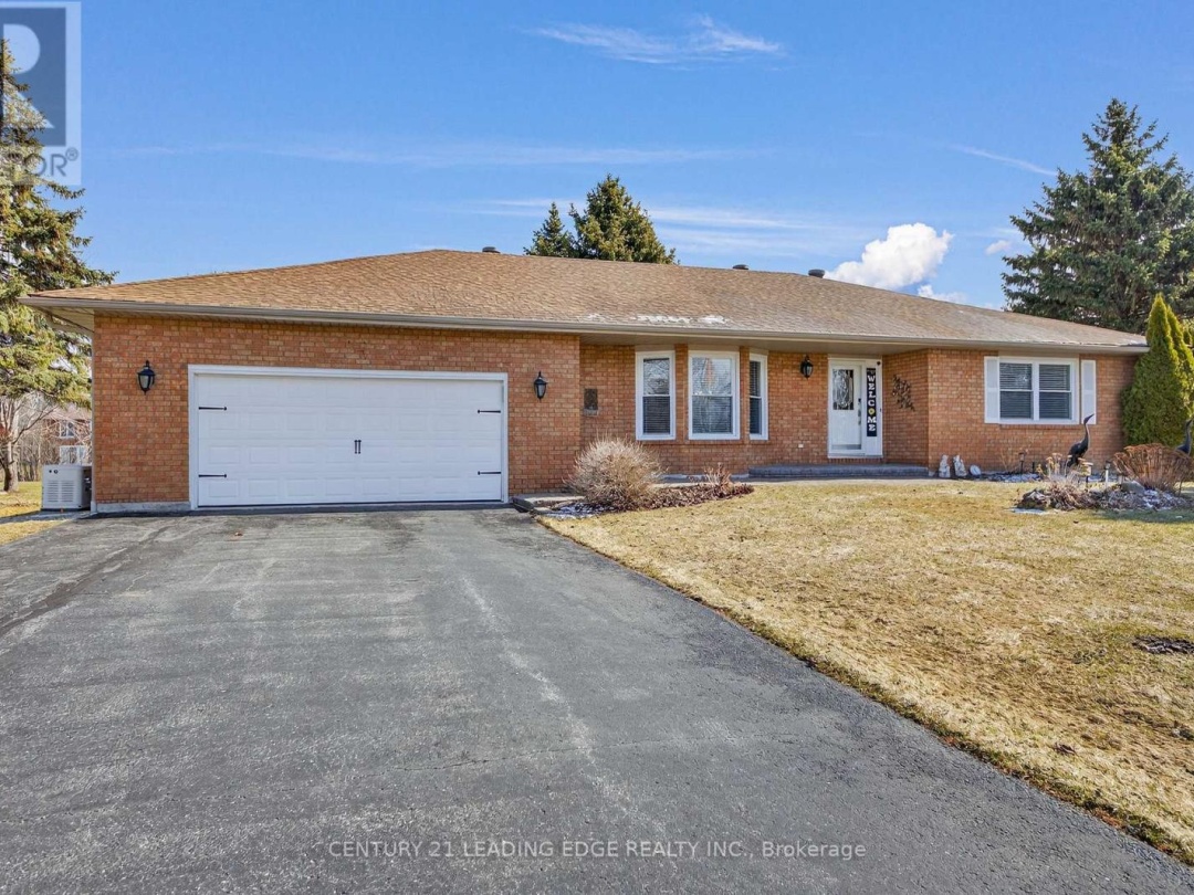 17 SANDLEWOOD TRAIL, Lake Simcoe