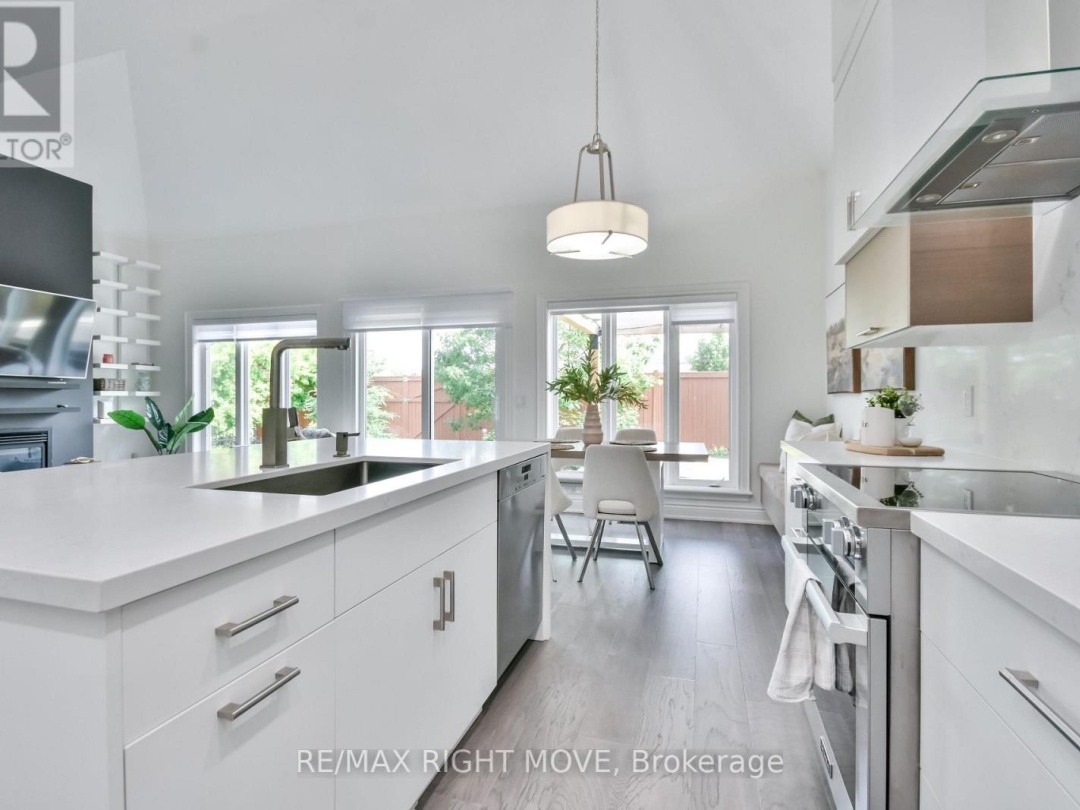28 - 10 INVERMARA COURT, Lake Simcoe